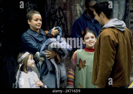 EMMA BOLGER, SAMANTHA MORTON, Sarah Bolger, PADDY CONSIDINE, EN AMÉRIQUE, 2002 Banque D'Images