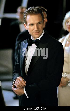 RALPH FIENNES, FEMME DE MÉNAGE À MANHATTAN, 2002 Banque D'Images