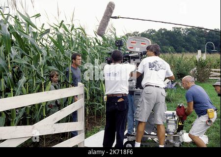 RORY CULKIN, Mel Gibson, signes, 2002 Banque D'Images