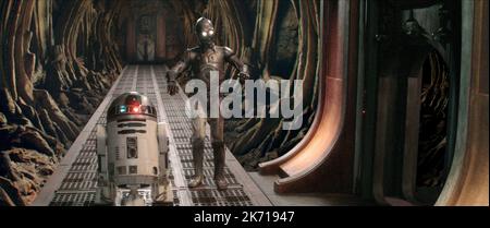 KENNY BAKER, ANTHONY DANIELS, Star Wars : Episode II - L'ATTAQUE DES CLONES, 2002 Banque D'Images