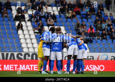 Les joueurs de Jong Genk photographiés lors d'un match de football entre Jong Genk (u23) et RSCA futures (u23), dimanche 16 octobre 2022 1B à Genk, le jour 9 de la deuxième division du championnat belge « Challenger Pro League » de 2022-2023. BELGA PHOTO JILL DELSAUX Banque D'Images