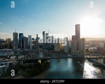 Vue aérienne de Brisbane en Australie au coucher du soleil Banque D'Images