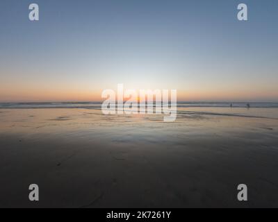 25 mars 2021, Solana Beach, CA, États-Unis: Le coucher de soleil d'automne à Solana Beach, Californie le dimanche, 16 octobre 2022 (image de crédit: © Rishi Deka/ZUMA Press Wire) Banque D'Images