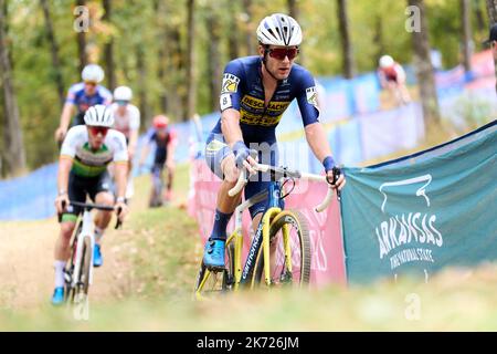 Belge Daan Soete photographié en action lors de la deuxième étape (2/14) de la coupe du monde UCI Cyclocross compétition à Fayetteville, Arkansas, États-Unis, dimanche 16 octobre 2022. BELGA PHOTO BILL SCHIEKEN Banque D'Images