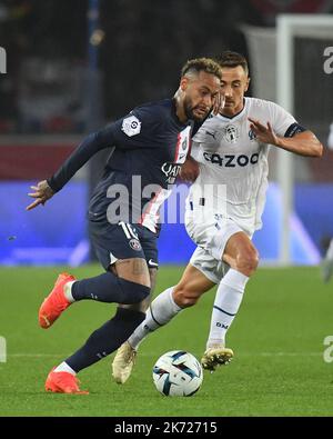 Naymar Jr du PSG lors de la Ligue 1 Uber Eats Match Paris Saint-Germain v Olympique de Marseille au stade du Parc des Princes sur 16 octobre 2022 à Paris, France. Photo de Christian Liewig/ABACAPRESS.COM Banque D'Images