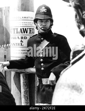 MICK JAGGER dans NED KELLY (1970), dirigé par TONY RICHARDSON. Crédit: UNITED ARTISTS/WOODFALL / Album Banque D'Images