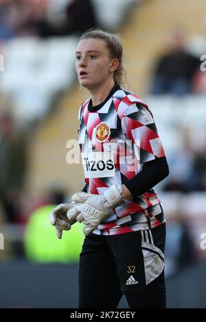 Leigh, Royaume-Uni. 16th octobre 2022. Sophie Baggaley de Manchester United lors de l'échauffement avant le match avant le match de la Super League pour femmes de la FA au Leigh Sports Village, Leigh. Le crédit photo doit être lu: Jessica Hornby/Sportimage crédit: Sportimage/Alay Live News Banque D'Images