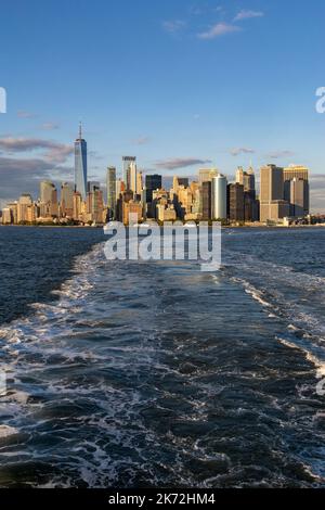 Vue sur Manhattan depuis le port de New York, États-Unis Banque D'Images