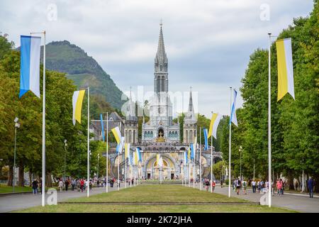 Lourdes, France. 2 septembre 2022. Vue sur la basilique dans le sanctuaire de notre-Dame Banque D'Images