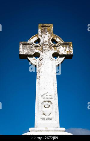 La croix celtique de tête dans le cimetière de l'église catholique St Josephs, Pauatahanui, Porirua, Wellington, Île du Nord, Nouvelle-Zélande Banque D'Images