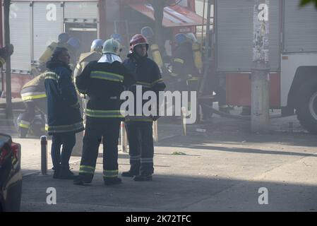 Kiev, Kiev, Ukraine. 17th octobre 2022. Lundi matin, les Russes ont attaqué Kiev avec des drones de fabrication iranienne 'Shhahed-136'. Des drones ont frappé des bâtiments résidentiels dans le centre-ville de Kiev. 28 drones ont été lancés. À la suite de cette attaque, 1 civils ont été tués. La Russie envahit l'Ukraine sur 24 février 2022 (Credit image: © Danylo Antoniuk/ZUMA Press Wire) Credit: ZUMA Press, Inc./Alamy Live News Banque D'Images