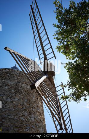 Le Moulin Saint Roch, Grimaud, Provence, France. Banque D'Images