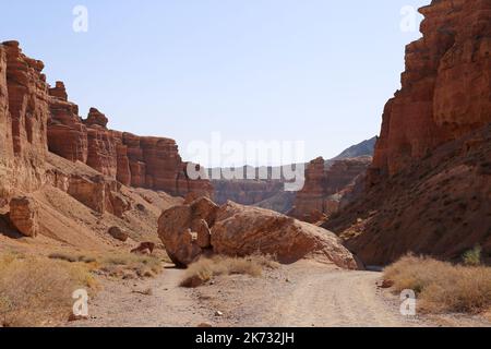 Kyzylsai (alias Vallée des Châteaux), Parc national de Charyn Canyon, montagnes Tien Shan, région d'Almaty, Kazakhstan, Asie centrale Banque D'Images