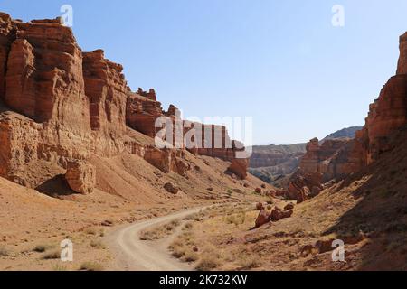 Kyzylsai (alias Vallée des Châteaux), Parc national de Charyn Canyon, montagnes Tien Shan, région d'Almaty, Kazakhstan, Asie centrale Banque D'Images