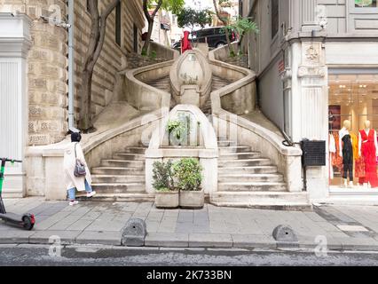 Kamondo Stairs, un célèbre escalier piétonnier menant à la Tour de Galata, construit vers 1870, situé sur la rue Banks à Galata, dans le quartier de Karakoy à Istanbul, Turquie Banque D'Images