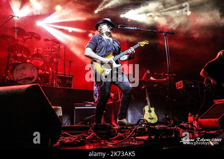 Milan, Italie. 15th octobre 2022. Gianluca Grignani pendant Gianluca Grignani, concert de musique de la chanteuse italienne à Milan, Italie, 15 octobre 2022 crédit: Agence de photo indépendante/Alamy Live News Banque D'Images