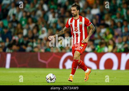 Séville, Espagne. 16 octobre 2022, Inigo Euguaras de UD Almeria pendant le match de la Liga entre Real Betis et UD Almeria joué au stade Benito Villamarin à Séville, Espagne. 16 octobre 2022, (photo par Antonio Pozo / PRESSIN) Banque D'Images