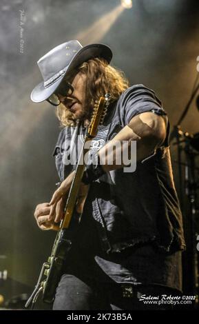 Milan, Italie. 15th octobre 2022. Gianluca Grignani pendant Gianluca Grignani, concert de musique de la chanteuse italienne à Milan, Italie, 15 octobre 2022 crédit: Agence de photo indépendante/Alamy Live News Banque D'Images