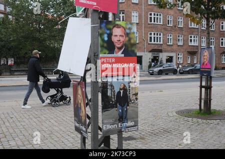 Copenahgen /Danemark/17 OIctober 2022/ campagne électorale parlementaire carte maîtresse du ministre danois du travail, Peter Hummelgaard, et membre du parti politique danois de démorat social. (Photo. Francis Joseph Dean/Dean Pictures. Banque D'Images