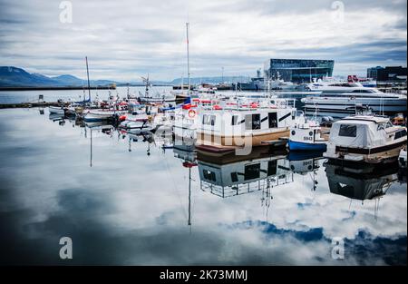 Bateaux dans le port de plaisance de Reykjavik, Islande, Scandinavie, Europe Banque D'Images