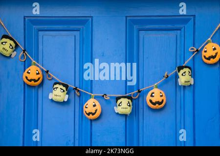Porte décorée pour Halloween lors de l'événement annuel happenings hantés qui a eu lieu pendant le mois d'octobre pour célébrer l'histoire des sorcières de la ville Banque D'Images