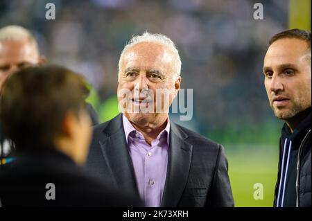 Philadelphie, Pennsylvanie, États-Unis. 16th octobre 2022. 16 octobre 2022, Philadelphie, Pennsylvanie. Philadelphia Eagles propriétaire, JEFFREY LURIE pendant le jeu. Les Eagles battent les Cowboys pour rester indéfaits (Credit image: © Ricky Fitchett/ZUMA Press Wire) Banque D'Images