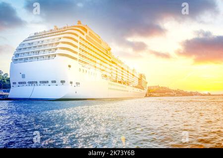 Bateau de croisière, port de Stockholm Banque D'Images