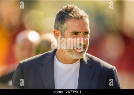 Cristiano Lucarelli, entraîneur italien de Ternana, regarde le match de football de la série B entre Benevento et Ternana au stade Ciro Vigorito, à Benevento, en Italie, sur 15 octobre 2022. Banque D'Images