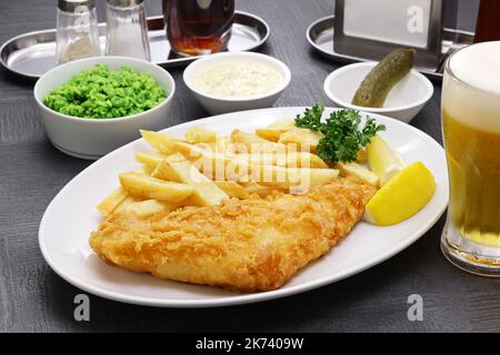 Fish and chips maison, plat national britannique Banque D'Images