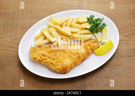 Fish and chips maison, plat national britannique Banque D'Images