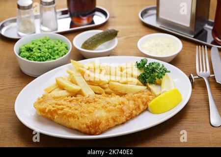 Fish and chips maison, plat national britannique Banque D'Images