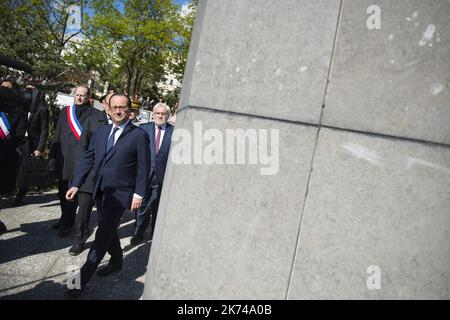 Le président français François Hollande inaugure un mémorial en l'honneur des soldats français tués dans des opérations militaires étrangères (OPEX), au parc André Citroën à Paris, en France, sur 18 avril 2017. Banque D'Images