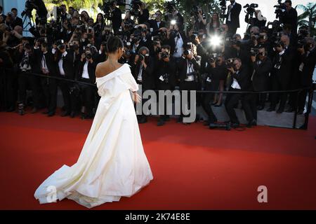 Rihanna arrive pour la première de 'Okja' lors du Festival annuel du film de Cannes 70th, à Cannes, en France. Banque D'Images