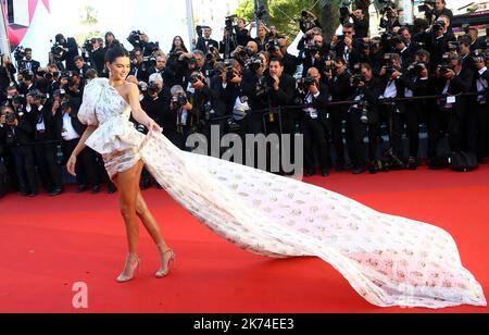 Kendall Jenner est vu sur le tapis rouge lors de l'édition 70th du Festival International du film de Cannes Banque D'Images