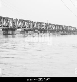 Ganga comme vu dans Garh Mukteshwar, Uttar Pradesh, Inde, Ganga est considéré comme le fleuve le plus sacré pour l'Hindou, vue de Garh Ganga Brij Ghat qui est la famille Banque D'Images