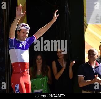 Victoire du Français Arnaud Demare lors de la quatrième étape de l'édition 104th de la course cycliste Tour de France, à 207,5 km de Mondorf-les-bains, Luxembourg, à Vittel, France, le mardi 04 juillet 2017 Banque D'Images