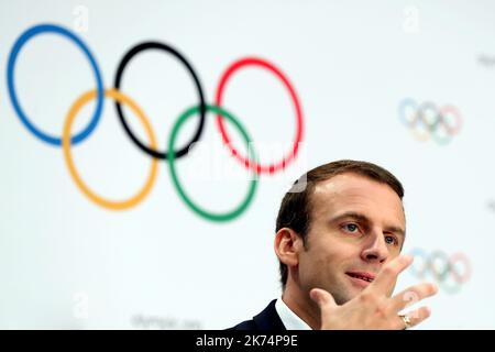 Le président français Emmanuel Macron présente au CIO la candidature de Paris 2024 aux Jeux olympiques Banque D'Images