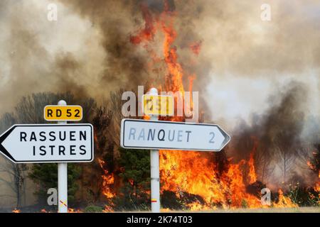 Incendies à Istres, dans le sud-est de la France Banque D'Images