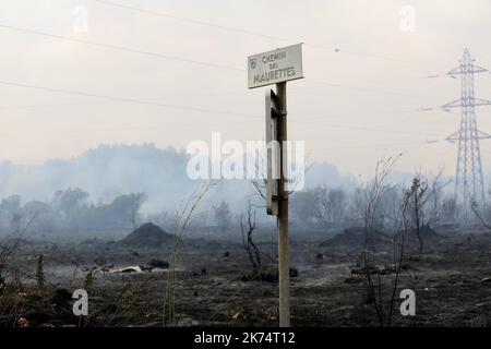 Incendies à Istres, dans le sud-est de la France Banque D'Images