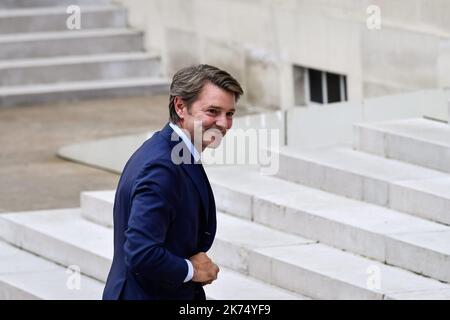 François Baroin, la délégation olympique française de retour de Lima, est reçu par le président français Emmanuel Macron à l'Elysée Palace. Banque D'Images