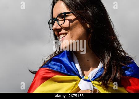 Carles Puigdemont appelle à l'indépendance du Parlement catalan de Barcelone. Banque D'Images