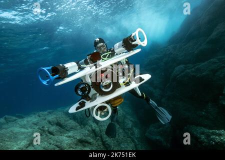 IBubble : caméra sous-marine. Ici, Beluga le premier prototype autonome de drone sous-marin Banque D'Images