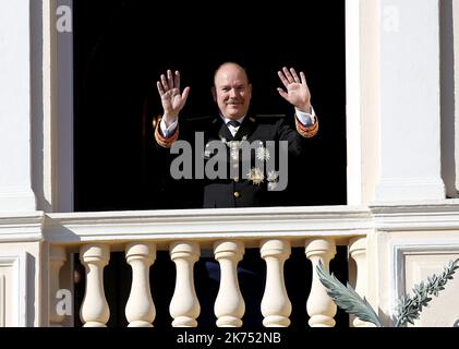 Salut au balcon le prince Albert Monaco, nov 19th 2017 cérémonies de la journée nationale avec la famille princière Banque D'Images