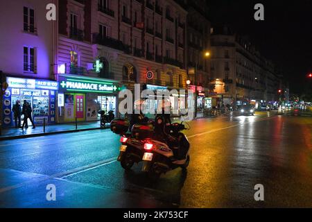 Une manifestation contre les déportations et la violence policière à Barbes sur 28 novembre 2017. Banque D'Images