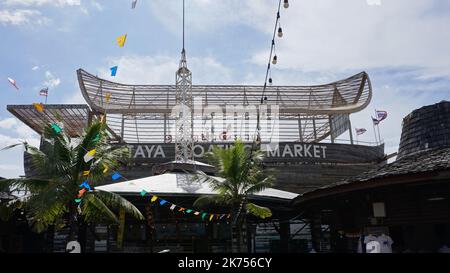 MARCHÉ FLOTTANT PATTAYA, THAÏLANDE Banque D'Images