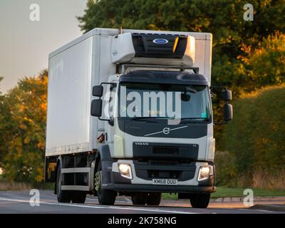 Camion Volvo FL blanc 2018 Banque D'Images
