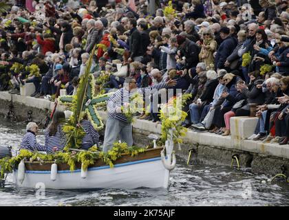 Le combat naval fleuri (bataille navale des fleurs) à Villefranche-sur-Mer (environ 10 miles à l'est de Nice), en France, sur 19 février 2018 Banque D'Images