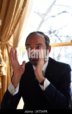 Photo au cours d'une interview avec le Premier ministre de France Edouard Philippe dans son bureau à Matignon. Banque D'Images