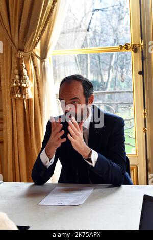 Photo au cours d'une interview avec le Premier ministre de France Edouard Philippe dans son bureau à Matignon. Banque D'Images