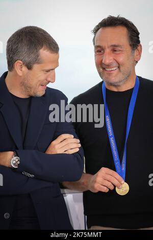 En présence du réalisateur Gilles LELLOUCHE (France). Et des acteurs Mathieu AMALRIC (France), Guillaume CANET (France) Festival annuel de Cannes 71st à Cannes, France, mai 2018. Le festival du film se déroulera du 8 au 19 mai. Banque D'Images